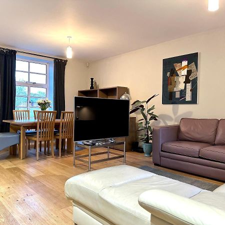 Desirable 2 Bedroom Apartment In Bicester That Sleeps 5 Eksteriør bilde