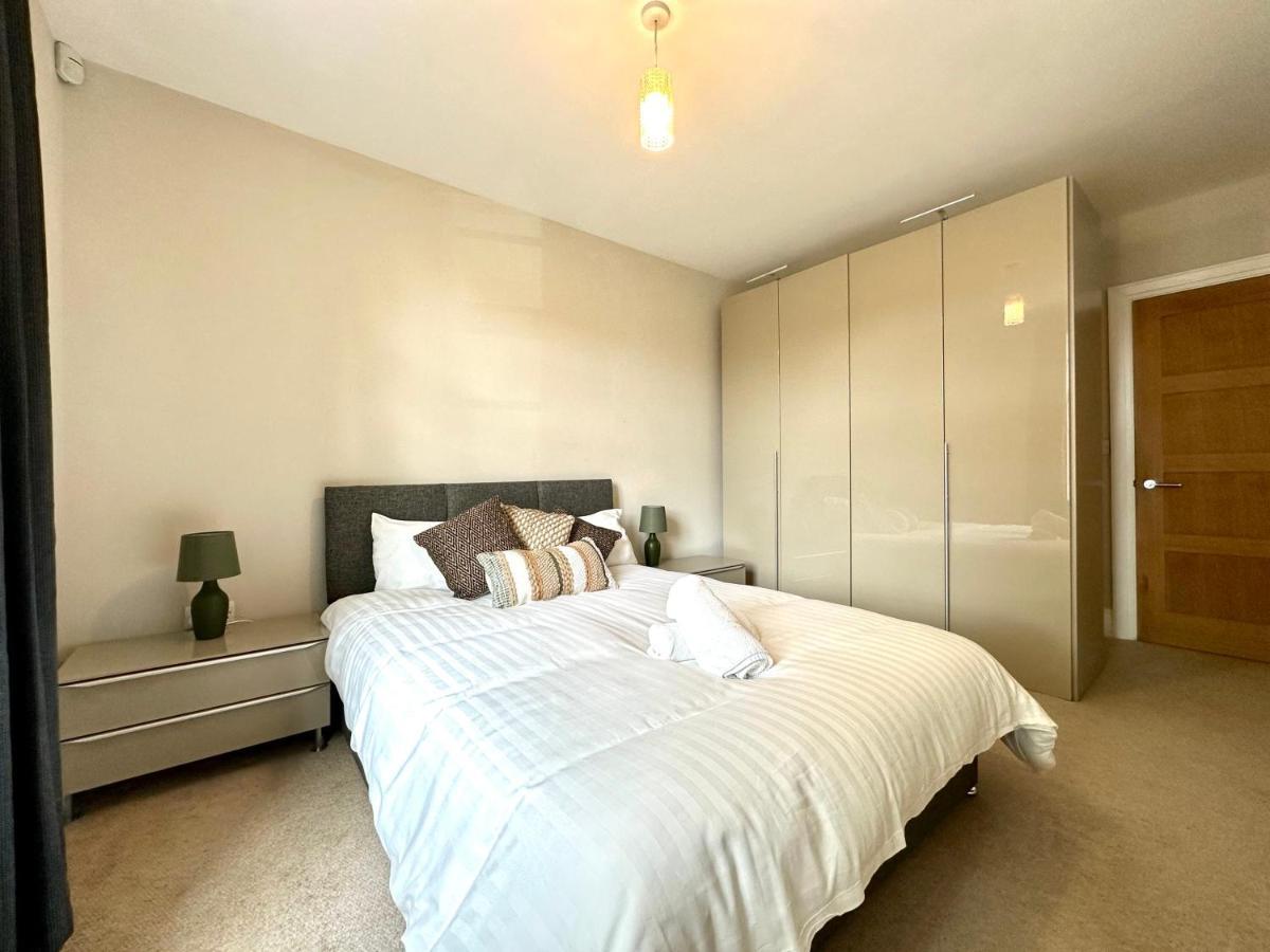 Desirable 2 Bedroom Apartment In Bicester That Sleeps 5 Eksteriør bilde