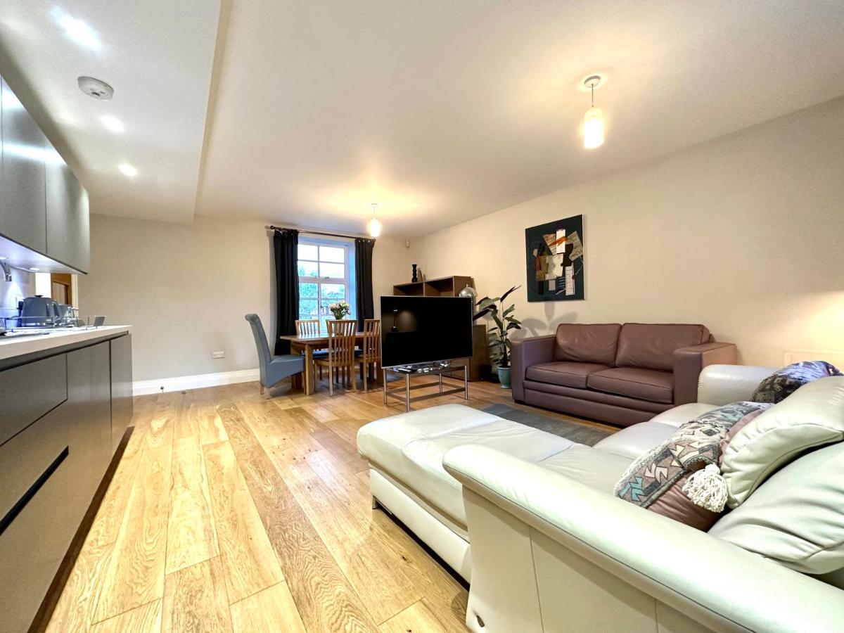 Desirable 2 Bedroom Apartment In Bicester That Sleeps 5 Eksteriør bilde