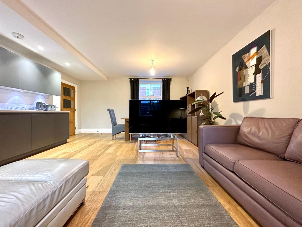 Desirable 2 Bedroom Apartment In Bicester That Sleeps 5 Eksteriør bilde
