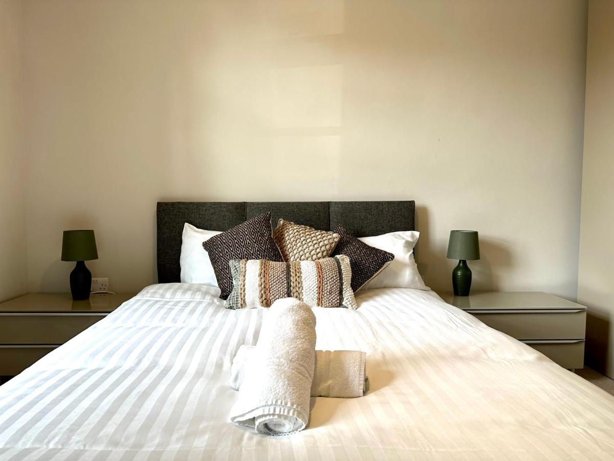 Desirable 2 Bedroom Apartment In Bicester That Sleeps 5 Eksteriør bilde