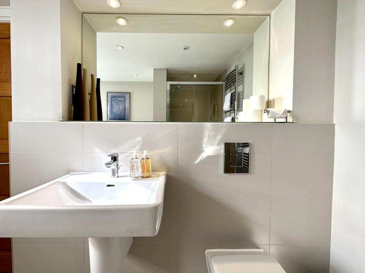 Desirable 2 Bedroom Apartment In Bicester That Sleeps 5 Eksteriør bilde