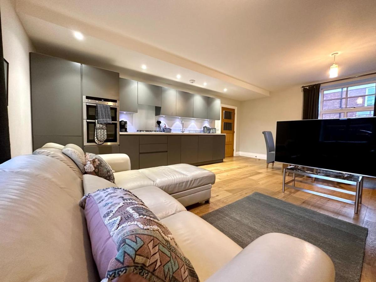 Desirable 2 Bedroom Apartment In Bicester That Sleeps 5 Eksteriør bilde