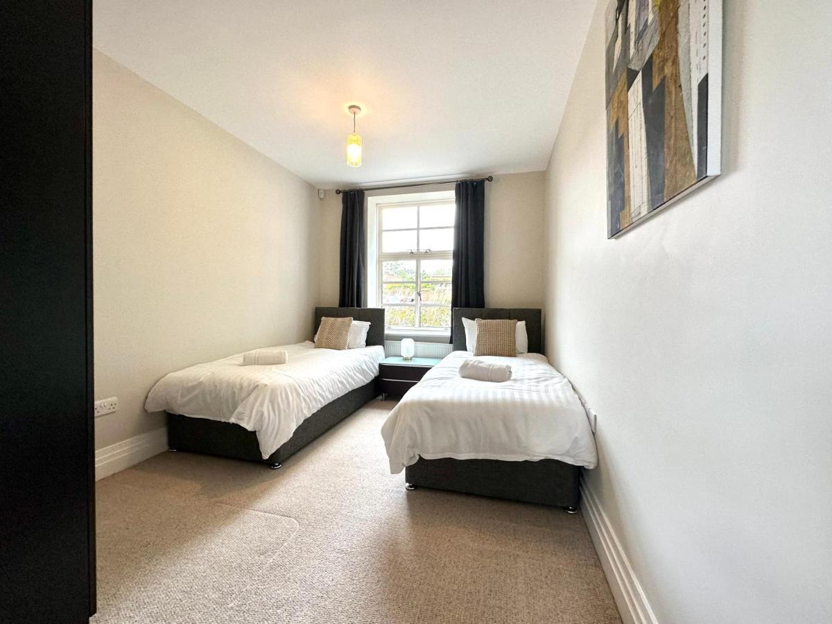 Desirable 2 Bedroom Apartment In Bicester That Sleeps 5 Eksteriør bilde